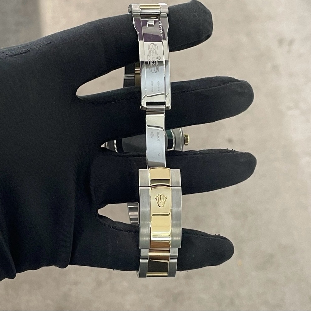 Rolex Datejust Watch - Black and Gold - Picture 6 of 9